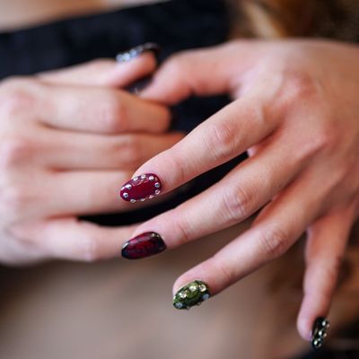 20 Christmas Nail Ideas That Are Festive—And Incredibly Chic