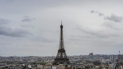 Blackout in parts of Paris left 55,000 homes without power, local media reports