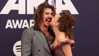 Keli Holiday & Abbie Chatfield Clap Back At Trolls Who Send Hate Over Their Relationship