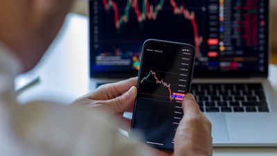 I Asked ChatGPT Which Cryptos Will Survive the Next Crash: Here’s What It Said