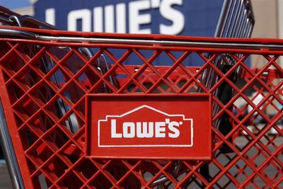 Lowe’s Stock Price Signals a Buying Opportunity After Q3 Release