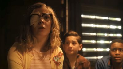 IT: Welcome To Derry Delivered Its Scariest, Freakiest Scene Yet In Episode 4, But The Actress Told Me About A Super Sweet Bond With A Co-Star