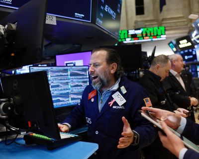 AI bubble fears return as Wall Street falls back from short-lived rally