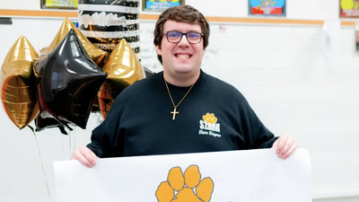 South Carolina ‘teacher of the year’ writes 11 yo 60 love notes. Then he showed up at her family’s church