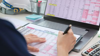 10 “Loud Budgeting” Rules That Are Changing How People Save Money