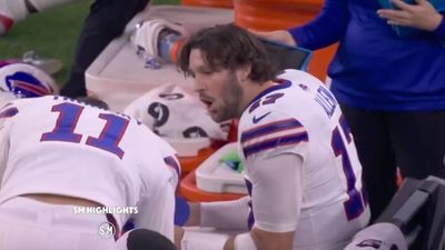 Frustrated Josh Allen Had Simple Question for Mitch Trubisky During Loss to Texans
