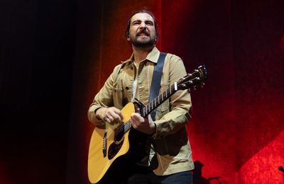 Noah Kahan doesn't mind his music's 'snooze fest' tag