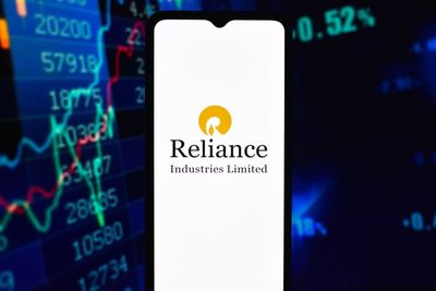 India's Richest Man-Led RIL Abruptly Halts Russian Oil Imports — Is Trump's Pressure Finally Forcing India To Pivot Away From Putin?