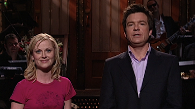 Amy Poehler Shared SNL Chimpanzee Memory That Left Her 'Screaming,' And It's The Same One That 'Tried To Kill' Jason Bateman