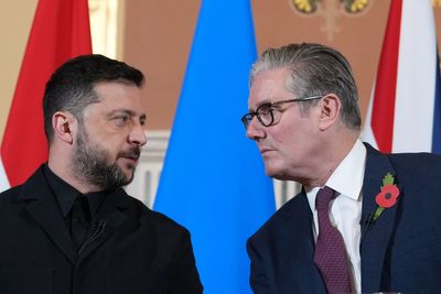 Ukraine ‘must determine its future’, says Starmer after call with Zelensky