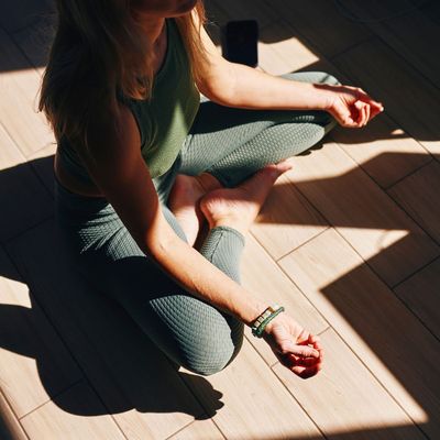 Zero Energy RN? A World-Renowned Pro Swears By These Five-Minute Meditations For Transforming Energy