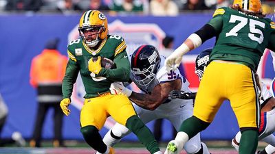 Josh Jacobs Lambasted MetLife Stadium’s Turf After Suffering Knee Injury