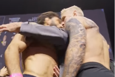Arman Tsarukyan headbutts Dan Hooker at UFC weigh-in before Qatar grudge match