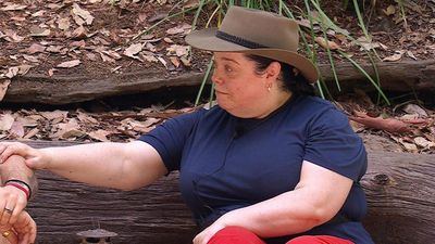 'The wine suffocated everything' - Lisa Riley on using alcohol to cope with mum's death before journey to sobriety