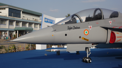 Fighter jet crashes at Air Show as spectators watch in horror, waiting for an impossible miracle