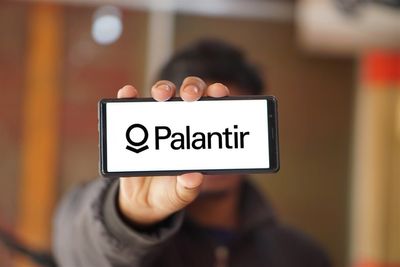 Why Palantir Slide May Be a Setup for a Long-Term Opportunity