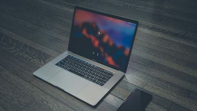 M5 Macbook Pro Owner Says Apple Store 'Gaslighted' Him Over Creaking Laptop