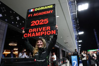Doriane Pin crowned 2025 F1 Academy champion after gripping Las Vegas race