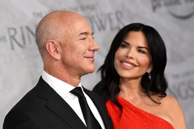 How Jeff Bezos and Lauren Sánchez set their sights on becoming the new Posh and Becks