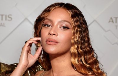 Beyoncé hits the track with Lewis Hamilton for 200mph hot lap at Las Vegas Grand Prix