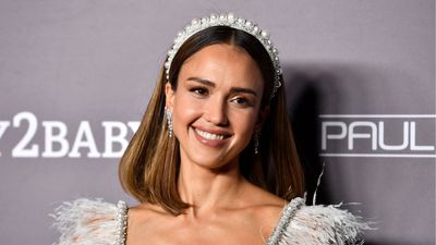 Jessica Alba’s Modern Organic Dining Room Blends Warm Wood, Lush Greenery, and Layered Textures to Rethink Traditional Dining Spaces