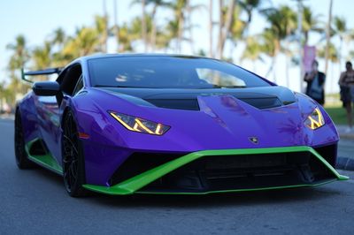 8 Personality Traits That Only Belong To Men With Sports Cars