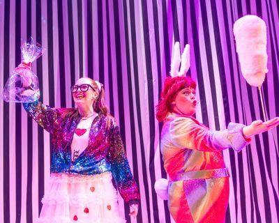 Gallus in Weegieland review – hilarious show sends Alice down a class rabbit hole