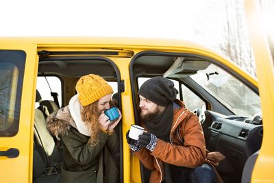 6 Things You Should Always Carry in Your Car During the Winter