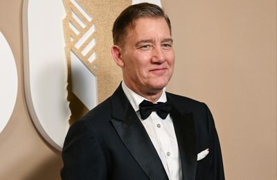 Clive Owen thinks actors should not chase big roles