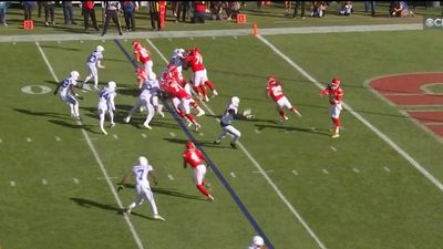 NFL Fans Declare Patrick Mahomes, Chiefs Are 'Broken' After Latest Bad Play