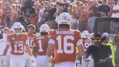 Arch Manning Shared an Awesome Moment With Texas Legend Vince Young After TD