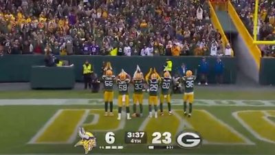 Packers Ruthlessly Trolled Vikings With Skol Celebration After Game-Sealing INT