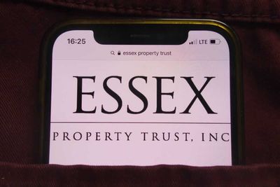 Are Wall Street Analysts Bullish on Essex Property Stock?