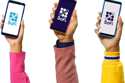 Bitcoin Crash Adds Pressure on SoFi Stock as Fintech Investors Face Double Whammy