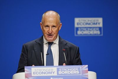 Badenoch defends Tory chairman over Nazi jibe at Reform