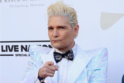 Corey Feldman shares photos of DWTS return ahead of finale after addressing show’s ‘unnecessary drama’
