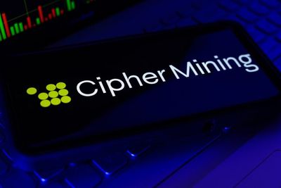 JPMorgan Says Bitcoin Miners Are Entering A 'Higher-Conviction Phase': Here Are Its Price Targets