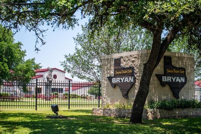 Former Phoenix news anchor sentenced to 10 years for $63m fraud in Covid relief scheme