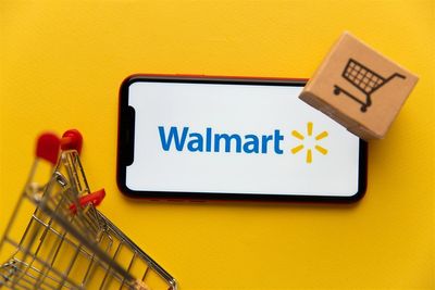 Retail Earnings Roundup: Walmart Scores, Target Slumps in Q3