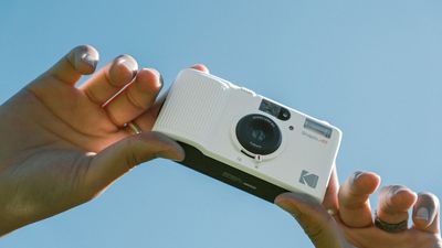 This new Kodak point-and-shoot film camera is made for beginners, yet it still has double exposure and zone focusing