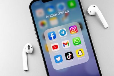 YouTube, Facebook Dominate Social Media Rankings Against Musk's X: Trump's Truth Social Barely Used