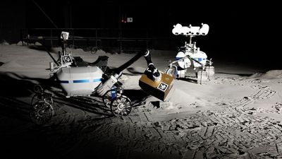 These 2 moon rovers used cameras and lasers to hunt for simulated water ice — and one looks like WALL-E