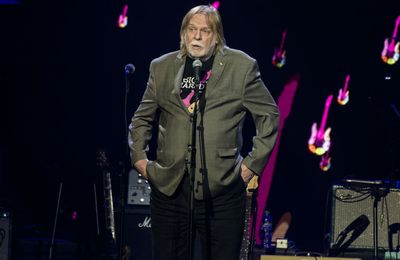 Rick Wakeman undergoes brain surgery