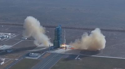 China launches uncrewed Shenzhou capsule for 3 astronauts stuck on Tiangong space station (video)