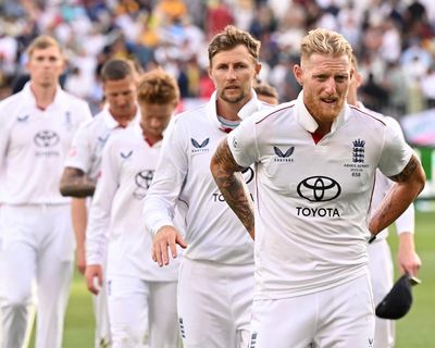 England warned ‘wickets fall in clumps’ with pink ball under lights at the Gabba