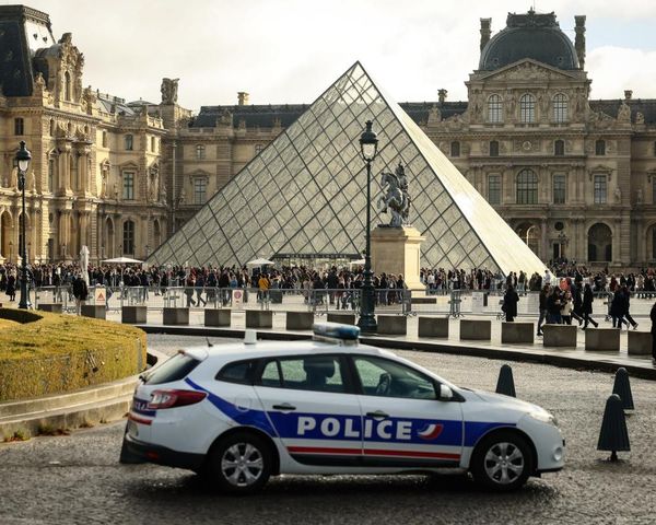 Four more people arrested in connection with Louvre heist