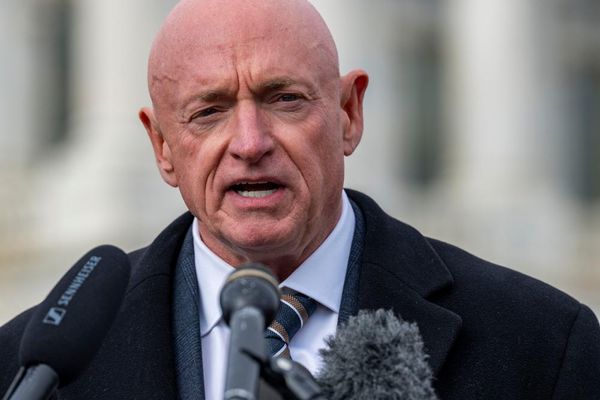 Mark Kelly: call for troops to disobey illegal orders is ‘non-controversial’
