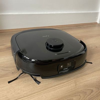 I’m obsessed with my robot vacuum and vacuum mop – but if I had to choose, this is the one I’d recommend to family and friends