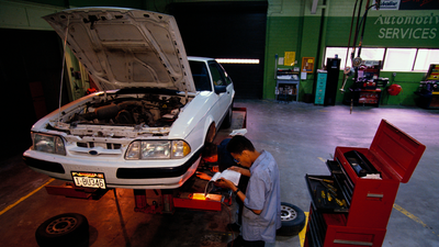 A driver’s ridiculous attempt to ‘fix’ their 9-year-old tires with a household item had the mechanic’s jaw on the floor