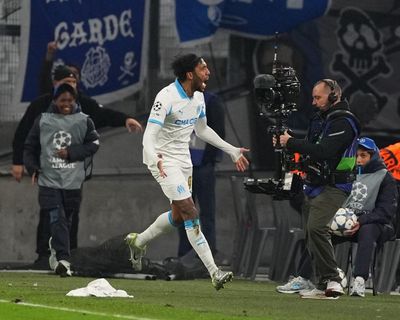 Aubameyang fires Marseille to win as Newcastle fail to heed Howe’s warning